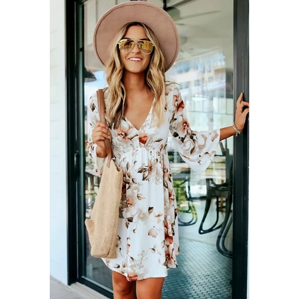LAST ONE! Plus Size AURELIA Floral V-Neck Mini Dress - Picture 5 of 6